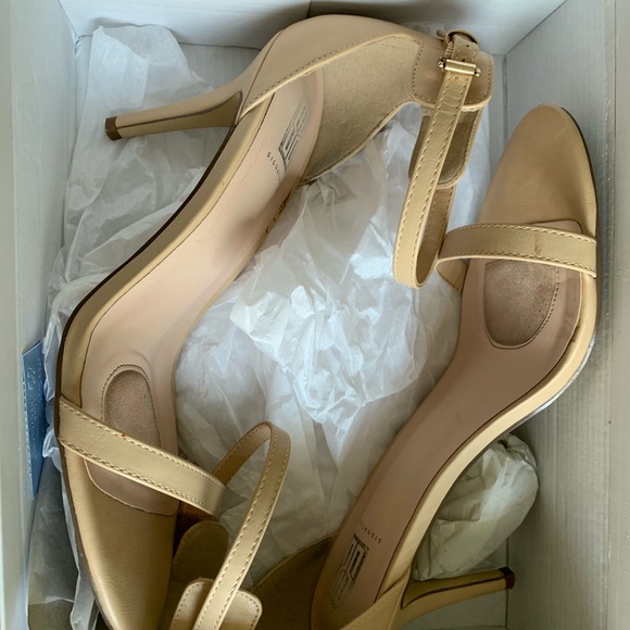 Nude strap heels - Picture 1 of 3